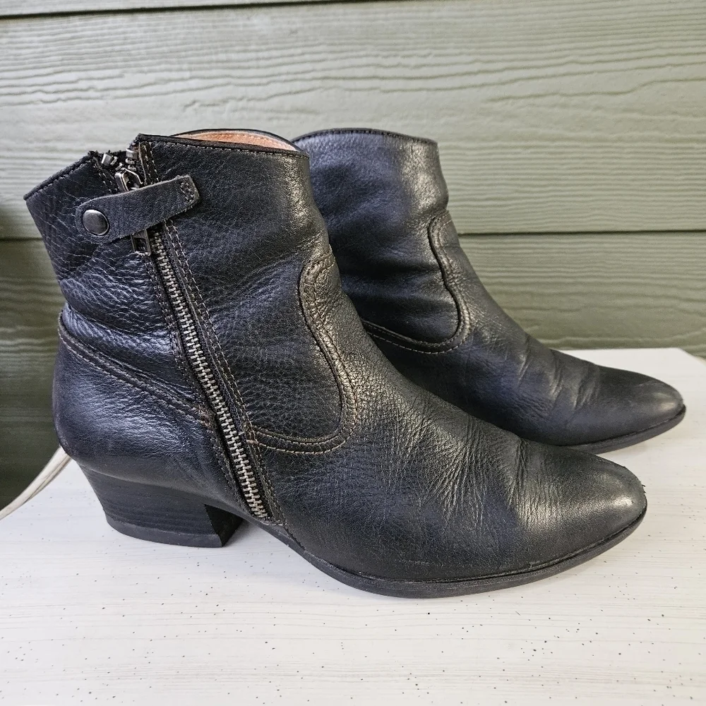 Sofft Padma Western Ankle Booties Black Leather Short Zip Boots Womens Size 8.5M